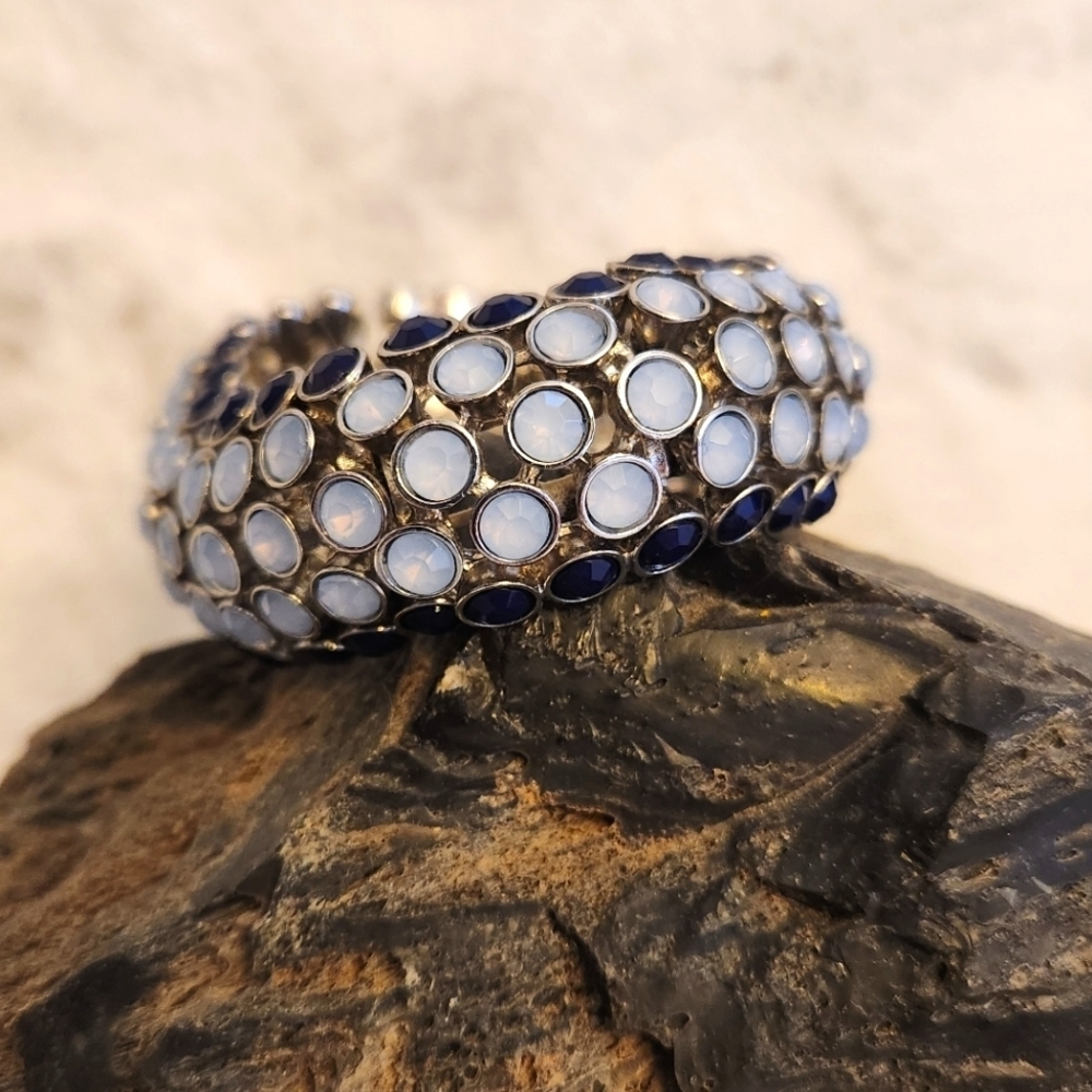 NWOT Lia Sophia "Assemblage" Blue Chrystal Bracelet